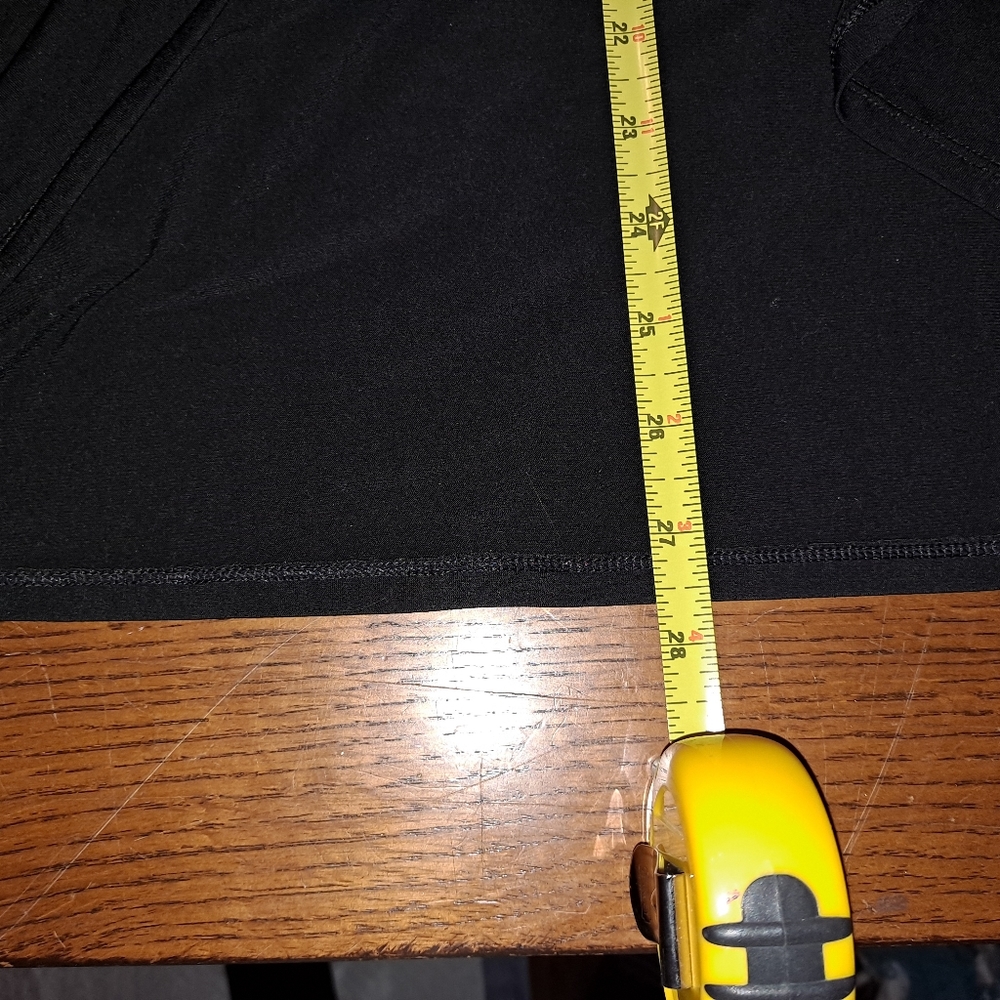 Figure flattering solid black lightweight jacket - Picture 6 of 6
